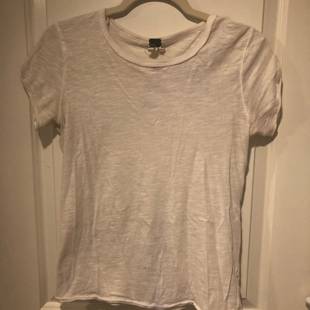 Casual white tee